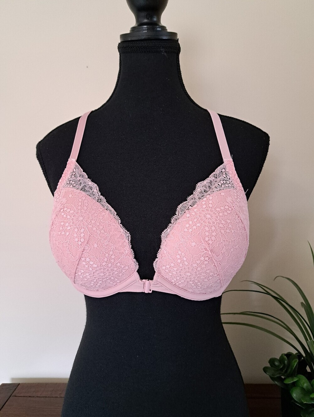 PINK Victoria's Secret Date Push Up Bra Pink Lace Size 36C Front Close Feminine